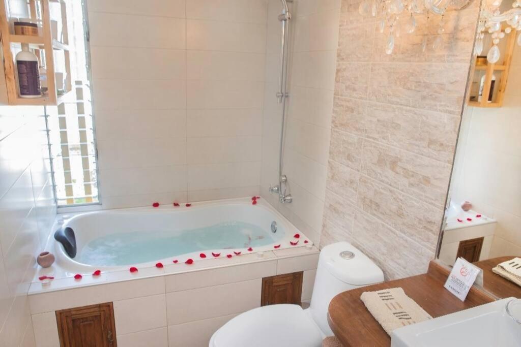 Departamento Jacuzzi Miraflores Лима Екстериор снимка